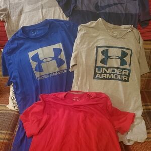 Nike Red and Gray Short Sleeve Tees